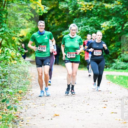 12.10.2025 - Bramfelder Halbmarathon 2025 Dr. Thomas Lammeyer http://msf.ph/oto/9350357 12.10.2025 10:33:53 Laufen 2355, 2318, 2254 meine-sportfotos.de