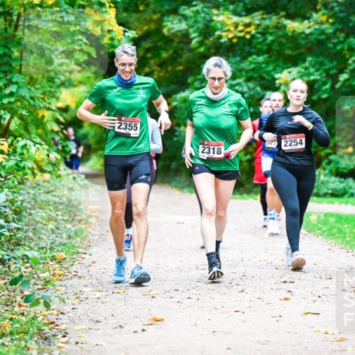 12.10.2025 - Bramfelder Halbmarathon 2025 Dr. Thomas Lammeyer http://msf.ph/oto/9350363 12.10.2025 10:33:54 Laufen 2355, 159, 2318, 2254 meine-sportfotos.de