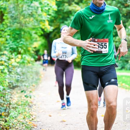 12.10.2025 - Bramfelder Halbmarathon 2025 Dr. Thomas Lammeyer http://msf.ph/oto/9350380 12.10.2025 10:33:58 Laufen 34, 355, 159 meine-sportfotos.de