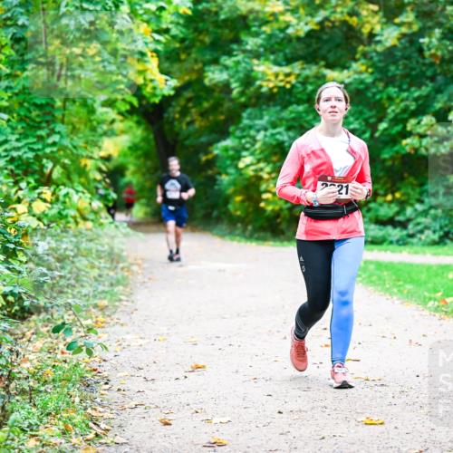 12.10.2025 - Bramfelder Halbmarathon 2025 Dr. Thomas Lammeyer http://msf.ph/oto/9350392 12.10.2025 10:34:01 Laufen 1 meine-sportfotos.de
