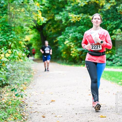 12.10.2025 - Bramfelder Halbmarathon 2025 Dr. Thomas Lammeyer http://msf.ph/oto/9350394 12.10.2025 10:34:01 Laufen 2221 meine-sportfotos.de