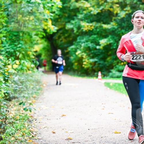 12.10.2025 - Bramfelder Halbmarathon 2025 Dr. Thomas Lammeyer http://msf.ph/oto/9350400 12.10.2025 10:34:02 Laufen 2221 meine-sportfotos.de