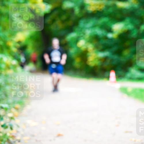 12.10.2025 - Bramfelder Halbmarathon 2025 Dr. Thomas Lammeyer http://msf.ph/oto/9350404 12.10.2025 10:34:02 Laufen  meine-sportfotos.de