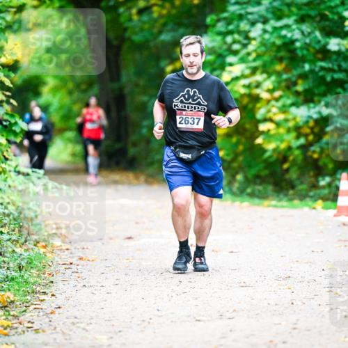 12.10.2025 - Bramfelder Halbmarathon 2025 Dr. Thomas Lammeyer http://msf.ph/oto/9350413 12.10.2025 10:34:04 Laufen 2637 meine-sportfotos.de