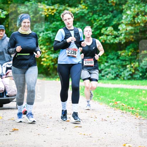 12.10.2025 - Bramfelder Halbmarathon 2025 Dr. Thomas Lammeyer http://msf.ph/oto/9350511 12.10.2025 10:34:25 Laufen 2226, 2448 meine-sportfotos.de