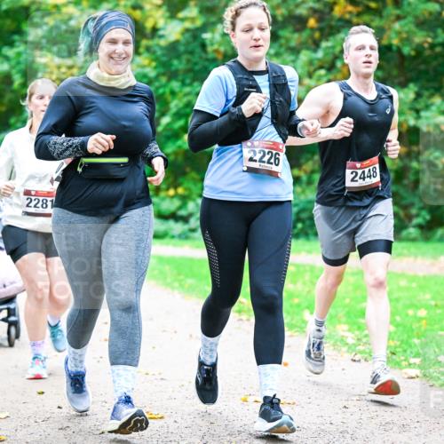 12.10.2025 - Bramfelder Halbmarathon 2025 Dr. Thomas Lammeyer http://msf.ph/oto/9350523 12.10.2025 10:34:26 Laufen 2281, 2226, 2448 meine-sportfotos.de