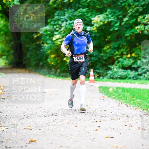 12.10.2025 - Bramfelder Halbmarathon 2025 Dr. Thomas Lammeyer http://msf.ph/oto/9350528 12.10.2025 10:34:31 Laufen 2894 meine-sportfotos.de