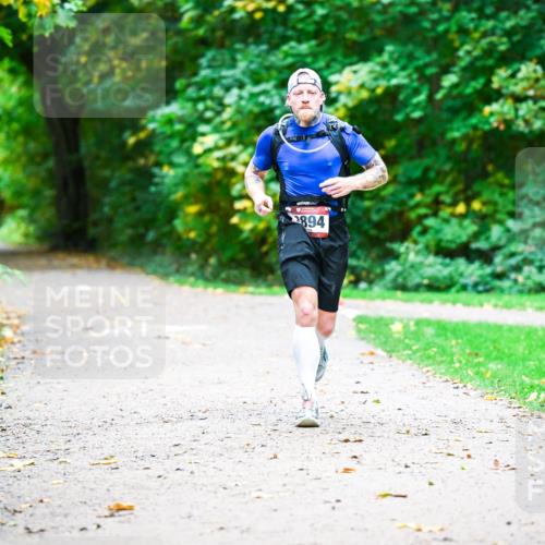 12.10.2025 - Bramfelder Halbmarathon 2025 Dr. Thomas Lammeyer http://msf.ph/oto/9350531 12.10.2025 10:34:32 Laufen 894 meine-sportfotos.de