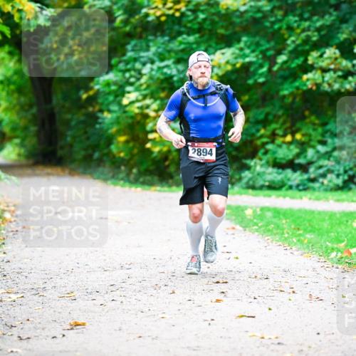 12.10.2025 - Bramfelder Halbmarathon 2025 Dr. Thomas Lammeyer http://msf.ph/oto/9350532 12.10.2025 10:34:32 Laufen 2894 meine-sportfotos.de