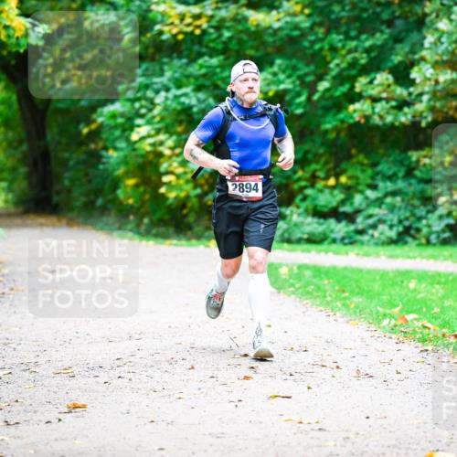 12.10.2025 - Bramfelder Halbmarathon 2025 Dr. Thomas Lammeyer http://msf.ph/oto/9350533 12.10.2025 10:34:32 Laufen 2894 meine-sportfotos.de