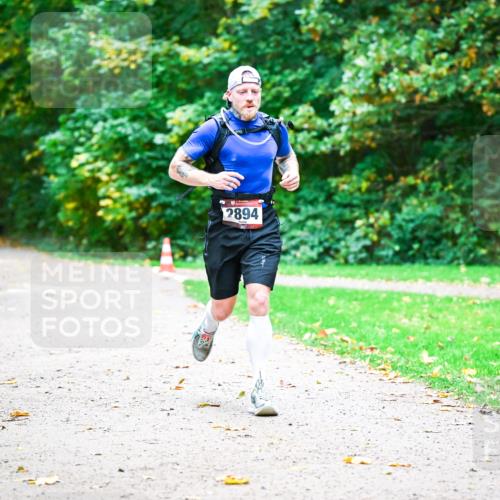 12.10.2025 - Bramfelder Halbmarathon 2025 Dr. Thomas Lammeyer http://msf.ph/oto/9350538 12.10.2025 10:34:33 Laufen 2894 meine-sportfotos.de