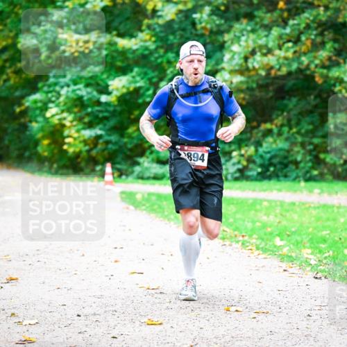 12.10.2025 - Bramfelder Halbmarathon 2025 Dr. Thomas Lammeyer http://msf.ph/oto/9350541 12.10.2025 10:34:33 Laufen 894 meine-sportfotos.de