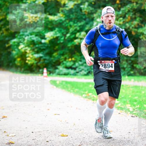 12.10.2025 - Bramfelder Halbmarathon 2025 Dr. Thomas Lammeyer http://msf.ph/oto/9350544 12.10.2025 10:34:34 Laufen 2894 meine-sportfotos.de