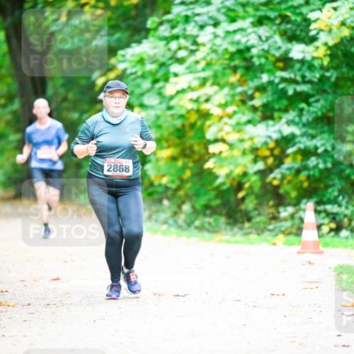 12.10.2025 - Bramfelder Halbmarathon 2025 Dr. Thomas Lammeyer http://msf.ph/oto/9350545 12.10.2025 10:34:41 Laufen 2868 meine-sportfotos.de