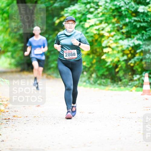 12.10.2025 - Bramfelder Halbmarathon 2025 Dr. Thomas Lammeyer http://msf.ph/oto/9350549 12.10.2025 10:34:41 Laufen 832, 2868 meine-sportfotos.de