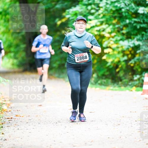 12.10.2025 - Bramfelder Halbmarathon 2025 Dr. Thomas Lammeyer http://msf.ph/oto/9350553 12.10.2025 10:34:42 Laufen 32, 2868 meine-sportfotos.de