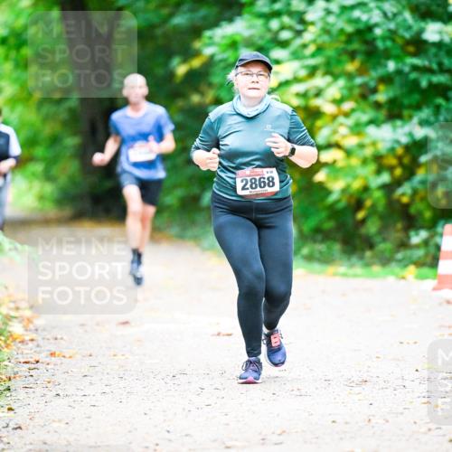 12.10.2025 - Bramfelder Halbmarathon 2025 Dr. Thomas Lammeyer http://msf.ph/oto/9350555 12.10.2025 10:34:42 Laufen 32, 2868 meine-sportfotos.de