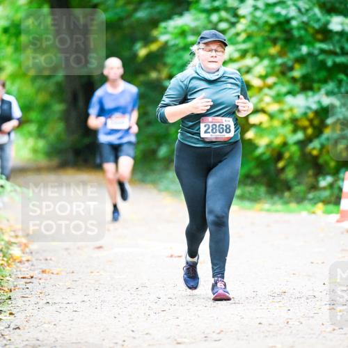 12.10.2025 - Bramfelder Halbmarathon 2025 Dr. Thomas Lammeyer http://msf.ph/oto/9350557 12.10.2025 10:34:42 Laufen 32, 2868 meine-sportfotos.de