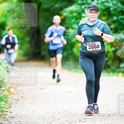 12.10.2025 - Bramfelder Halbmarathon 2025 Dr. Thomas Lammeyer http://msf.ph/oto/9350564 12.10.2025 10:34:43 Laufen 32, 2868 meine-sportfotos.de