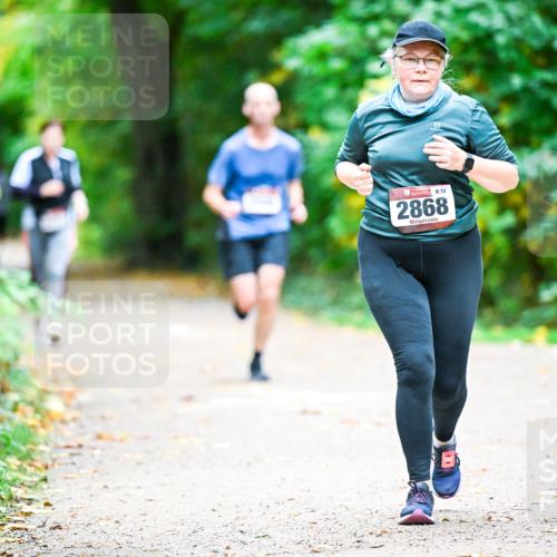12.10.2025 - Bramfelder Halbmarathon 2025 Dr. Thomas Lammeyer http://msf.ph/oto/9350565 12.10.2025 10:34:43 Laufen 32, 2868 meine-sportfotos.de