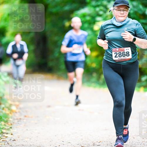 12.10.2025 - Bramfelder Halbmarathon 2025 Dr. Thomas Lammeyer http://msf.ph/oto/9350570 12.10.2025 10:34:44 Laufen 34, 32, 2868 meine-sportfotos.de