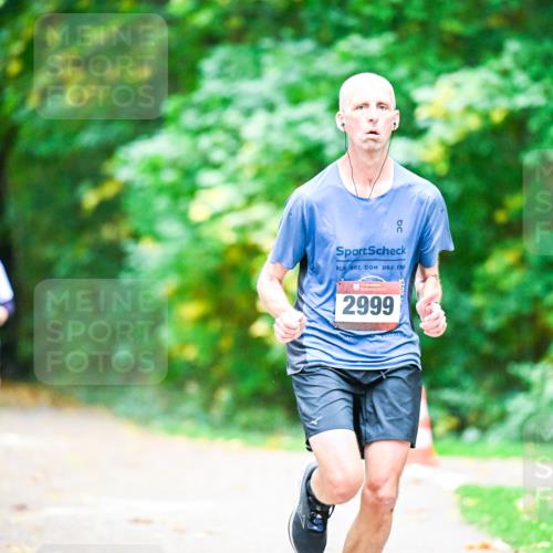 12.10.2025 - Bramfelder Halbmarathon 2025 Dr. Thomas Lammeyer http://msf.ph/oto/9350579 12.10.2025 10:34:47 Laufen 2999 meine-sportfotos.de