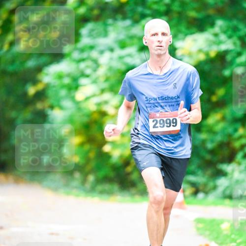 12.10.2025 - Bramfelder Halbmarathon 2025 Dr. Thomas Lammeyer http://msf.ph/oto/9350580 12.10.2025 10:34:47 Laufen 2999 meine-sportfotos.de