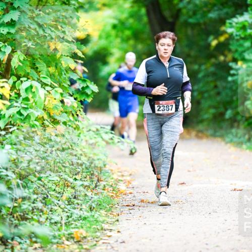12.10.2025 - Bramfelder Halbmarathon 2025 Dr. Thomas Lammeyer http://msf.ph/oto/9350590 12.10.2025 10:34:50 Laufen 2387 meine-sportfotos.de