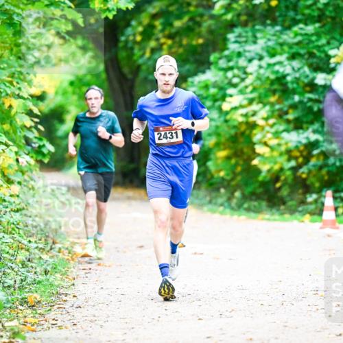 12.10.2025 - Bramfelder Halbmarathon 2025 Dr. Thomas Lammeyer http://msf.ph/oto/9350614 12.10.2025 10:34:56 Laufen 2431 meine-sportfotos.de