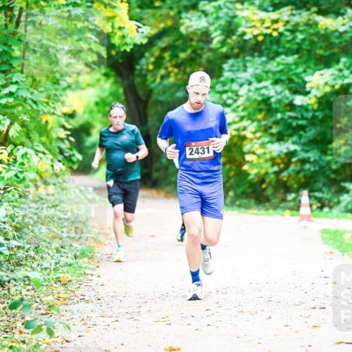 12.10.2025 - Bramfelder Halbmarathon 2025 Dr. Thomas Lammeyer http://msf.ph/oto/9350620 12.10.2025 10:34:56 Laufen 2431 meine-sportfotos.de