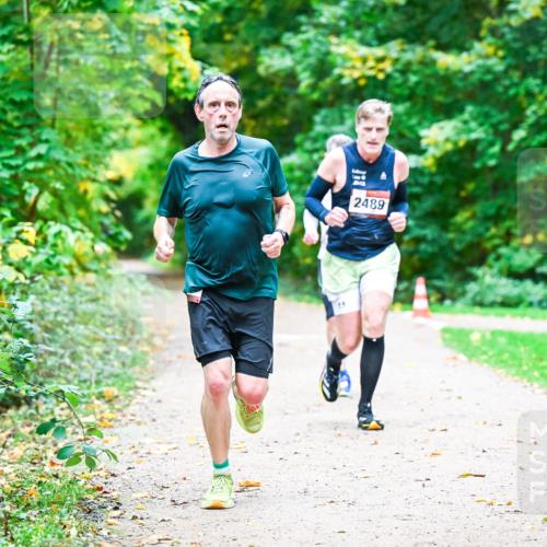 12.10.2025 - Bramfelder Halbmarathon 2025 Dr. Thomas Lammeyer http://msf.ph/oto/9350637 12.10.2025 10:34:59 Laufen 2489 meine-sportfotos.de