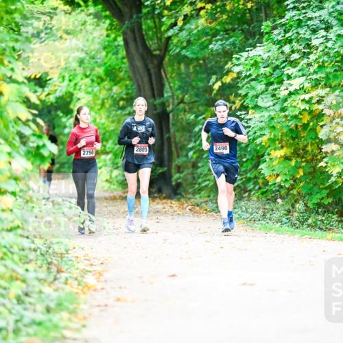 12.10.2025 - Bramfelder Halbmarathon 2025 Dr. Thomas Lammeyer http://msf.ph/oto/9350648 12.10.2025 10:35:16 Laufen 2809, 2496, 2750 meine-sportfotos.de