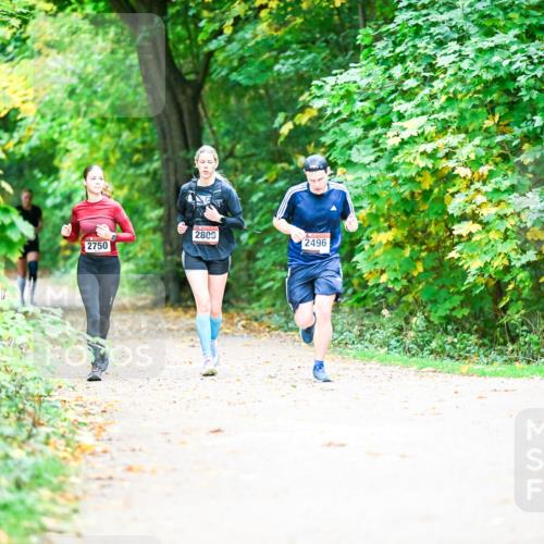 12.10.2025 - Bramfelder Halbmarathon 2025 Dr. Thomas Lammeyer http://msf.ph/oto/9350657 12.10.2025 10:35:17 Laufen 2750, 2809, 2496 meine-sportfotos.de