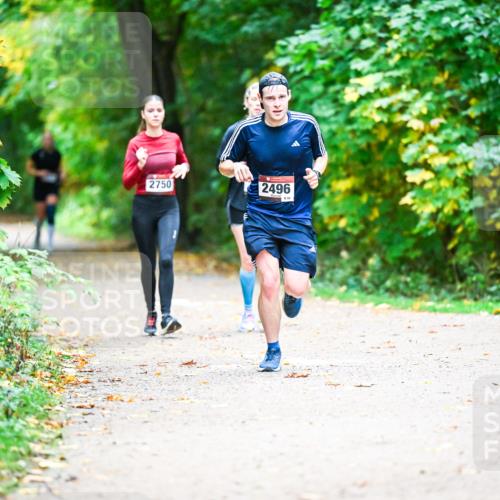 12.10.2025 - Bramfelder Halbmarathon 2025 Dr. Thomas Lammeyer http://msf.ph/oto/9350671 12.10.2025 10:35:19 Laufen 2750, 2496 meine-sportfotos.de