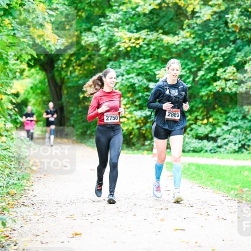 12.10.2025 - Bramfelder Halbmarathon 2025 Dr. Thomas Lammeyer http://msf.ph/oto/9350708 12.10.2025 10:35:26 Laufen 2750, 2809 meine-sportfotos.de