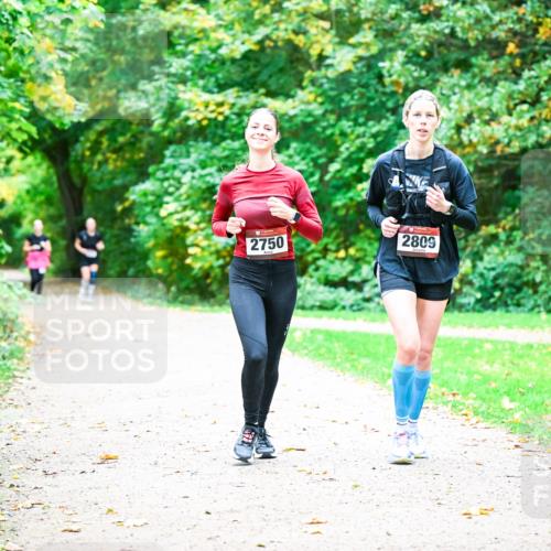 12.10.2025 - Bramfelder Halbmarathon 2025 Dr. Thomas Lammeyer http://msf.ph/oto/9350721 12.10.2025 10:35:28 Laufen 2750, 2809 meine-sportfotos.de