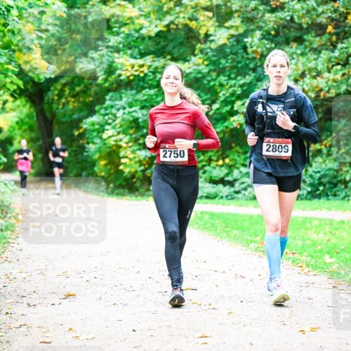 12.10.2025 - Bramfelder Halbmarathon 2025 Dr. Thomas Lammeyer http://msf.ph/oto/9350722 12.10.2025 10:35:28 Laufen 2809, 2750 meine-sportfotos.de