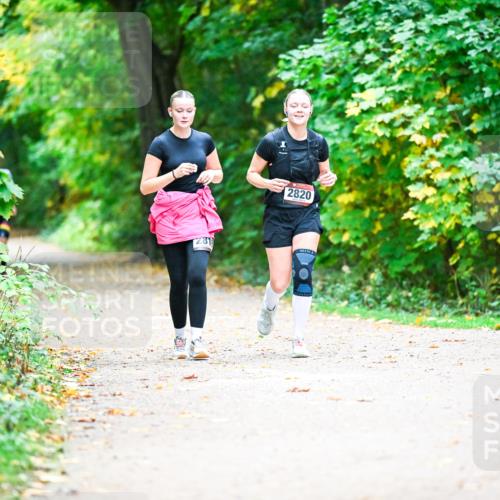 12.10.2025 - Bramfelder Halbmarathon 2025 Dr. Thomas Lammeyer http://msf.ph/oto/9350737 12.10.2025 10:35:33 Laufen 281, 2820 meine-sportfotos.de