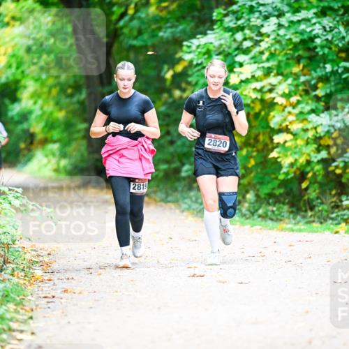 12.10.2025 - Bramfelder Halbmarathon 2025 Dr. Thomas Lammeyer http://msf.ph/oto/9350744 12.10.2025 10:35:34 Laufen 2820, 2819 meine-sportfotos.de