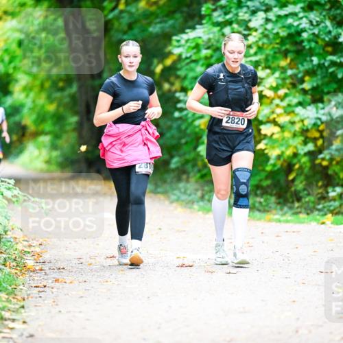 12.10.2025 - Bramfelder Halbmarathon 2025 Dr. Thomas Lammeyer http://msf.ph/oto/9350751 12.10.2025 10:35:35 Laufen 2820, 2810 meine-sportfotos.de