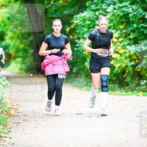 12.10.2025 - Bramfelder Halbmarathon 2025 Dr. Thomas Lammeyer http://msf.ph/oto/9350752 12.10.2025 10:35:35 Laufen 820, 2819 meine-sportfotos.de