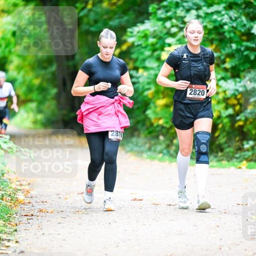 12.10.2025 - Bramfelder Halbmarathon 2025 Dr. Thomas Lammeyer http://msf.ph/oto/9350757 12.10.2025 10:35:36 Laufen 2820, 2819 meine-sportfotos.de
