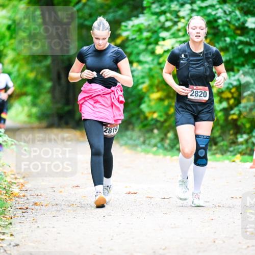 12.10.2025 - Bramfelder Halbmarathon 2025 Dr. Thomas Lammeyer http://msf.ph/oto/9350759 12.10.2025 10:35:36 Laufen 2820, 2819 meine-sportfotos.de