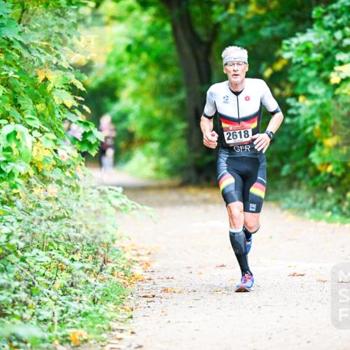 12.10.2025 - Bramfelder Halbmarathon 2025 Dr. Thomas Lammeyer http://msf.ph/oto/9350768 12.10.2025 10:35:42 Laufen 2618 meine-sportfotos.de