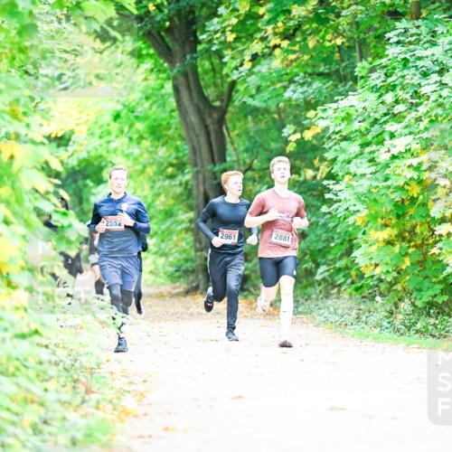 12.10.2025 - Bramfelder Halbmarathon 2025 Dr. Thomas Lammeyer http://msf.ph/oto/9350774 12.10.2025 10:35:57 Laufen 2552, 2961, 2881 meine-sportfotos.de