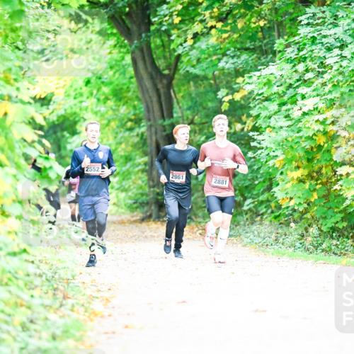 12.10.2025 - Bramfelder Halbmarathon 2025 Dr. Thomas Lammeyer http://msf.ph/oto/9350775 12.10.2025 10:35:57 Laufen 2552, 2961, 2881 meine-sportfotos.de