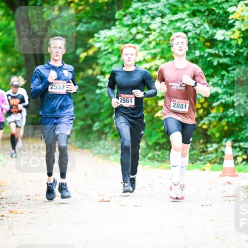 12.10.2025 - Bramfelder Halbmarathon 2025 Dr. Thomas Lammeyer http://msf.ph/oto/9350802 12.10.2025 10:36:01 Laufen 2712, 2552, 2961, 2881 meine-sportfotos.de