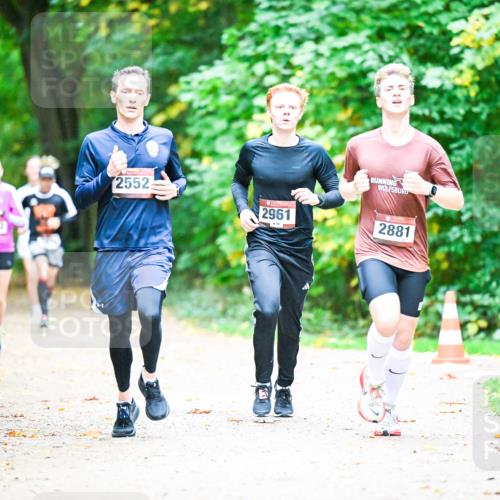 12.10.2025 - Bramfelder Halbmarathon 2025 Dr. Thomas Lammeyer http://msf.ph/oto/9350807 12.10.2025 10:36:02 Laufen 2552, 2961, 70, 2881 meine-sportfotos.de