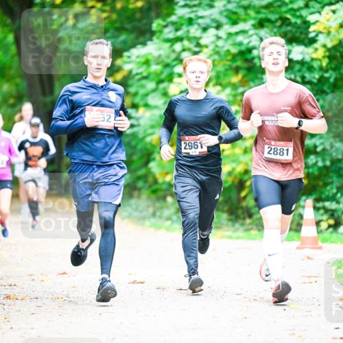 12.10.2025 - Bramfelder Halbmarathon 2025 Dr. Thomas Lammeyer http://msf.ph/oto/9350808 12.10.2025 10:36:02 Laufen 2, 2961, 70, 2881 meine-sportfotos.de
