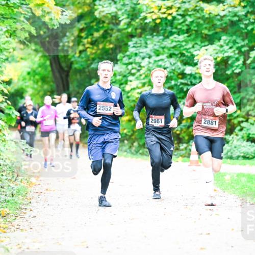 12.10.2025 - Bramfelder Halbmarathon 2025 Dr. Thomas Lammeyer http://msf.ph/oto/9350814 12.10.2025 10:36:03 Laufen 2552, 2961, 2881 meine-sportfotos.de